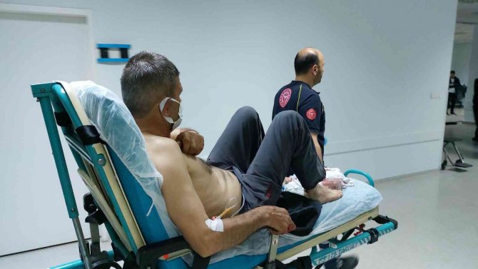 Üniversite Öğrencisi Genç, Annesiyle Tartışan Babasını Bıçakladı