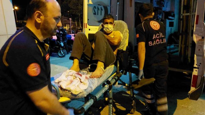 Üniversite Öğrencisi Genç, Annesiyle Tartışan Babasını Bıçakladı