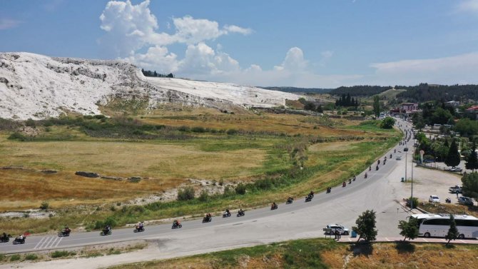 Pamukkale’de 600 Motosikletli Şölen Oluşturdu