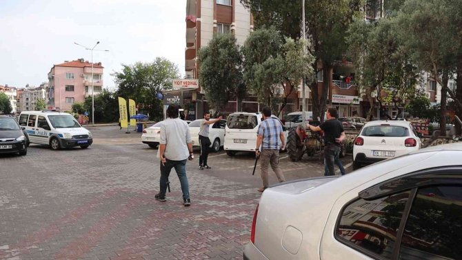 Ekmek Bıçaklı Şahıs Etrafa Korku Saldı