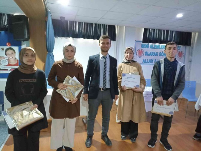 Posof Aşık Sabit Müdami Anadolu İ̇mam Hatip Lisesi İl Birincisi Oldu