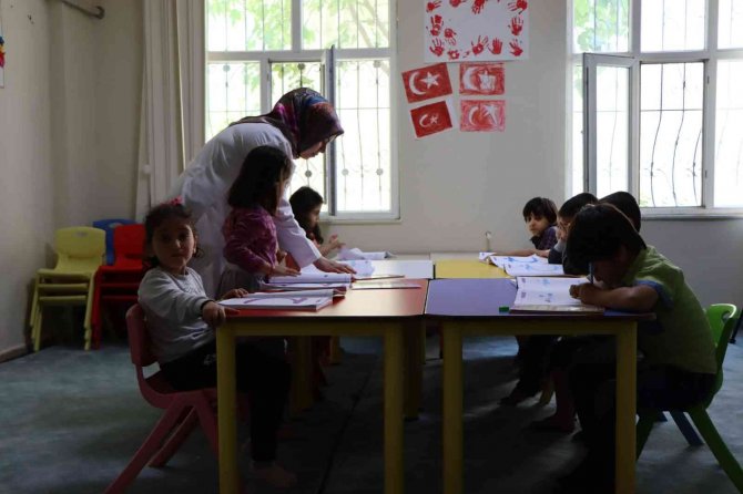 Şanlıurfa’da Marifetli Kadınlar Aile Bütçelerine Katkı Sağlıyor