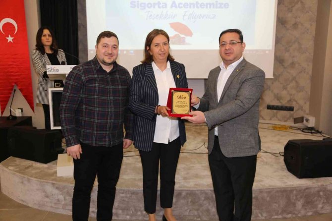 Sigortacılık Sektöründe 20 Yılını Dolduranlar Ödüllendirildi