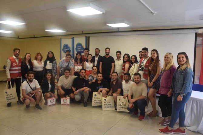 Gemlik İ̇zmir Arasında Gençlik Köprüsü