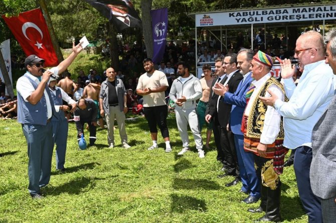 Bursa’nın Kırkpınarı 346. Kabulbaba Güreşlerinde Büyük Heyecan