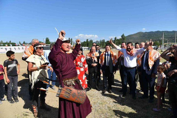 Sındırgı’da Sınırları Aşan Atlı Okçuluk Yarışması