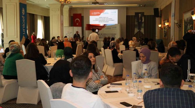 Van’da Erken Yaşta Ve Zorla Evlilikler Masaya Yatırıldı