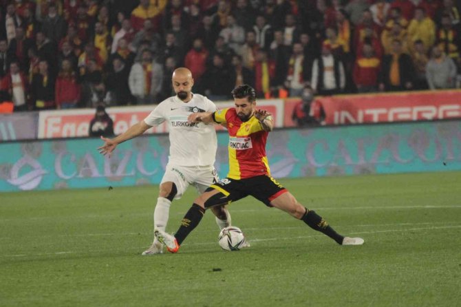 Altay’da Thaciano Veda Etti