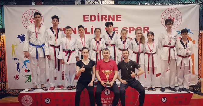 Ayvalıklı Tekvandocular Başarıya Doymuyor