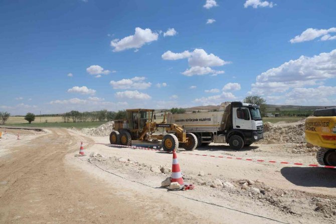 Başkan Beyazgül Çatak’taki Yol Genişletme Çalışmalarını İnceledi