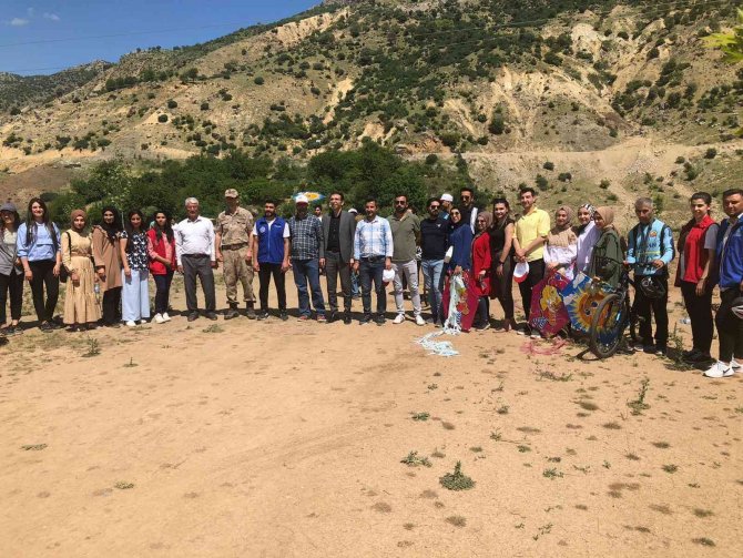 Kozluk Meslek Yüksekokulu Öğrencileri Bisiklet Ve Uçurtma Etkinliği Düzenledi