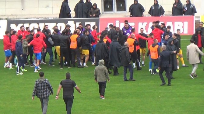 Bayburtspor - Bodrumspor Maçı Gergin Başladı