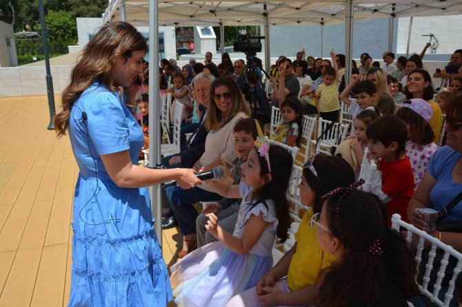Büyükşehir Çocuklara Kitap Sevgisi Aşılıyor