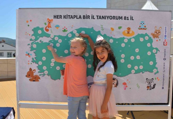 Büyükşehir Çocuklara Kitap Sevgisi Aşılıyor