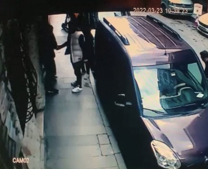 İ̇stanbul’da “Hazır Mı” Şifresini Çözen Polis Torbacıyı Suçüstü Yakaladı