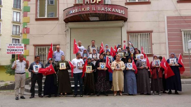 Evlat Nöbetindeki Anne Mutlu’dan Hdp’ye Tepki: “Davaları İçin Kendi Çocuklarını Göndersinler”