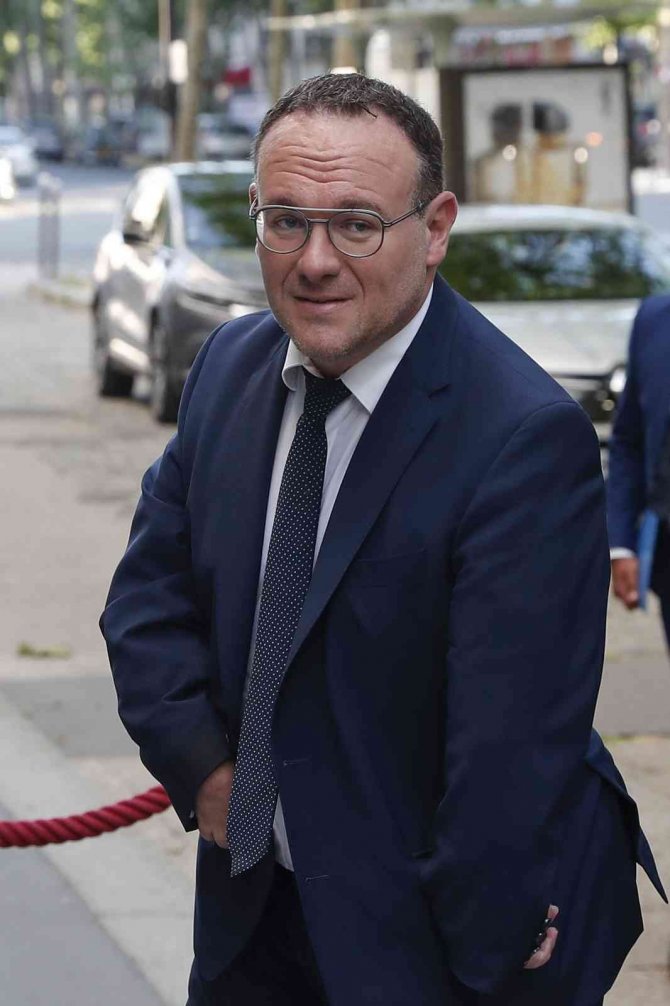 Fransız Bakana 2 Kadından Tecavüz Suçlaması