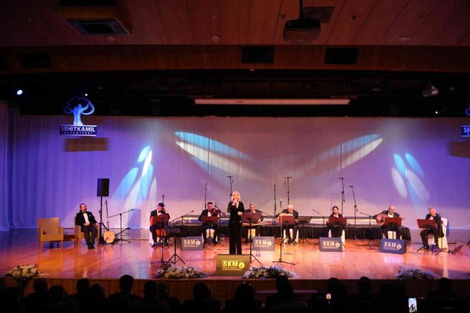Usta Sanatçı Besteleriyle Anıldı