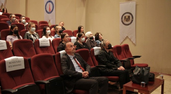 Dpü’de “Arıların Sesi Ol” Konulu Konferans