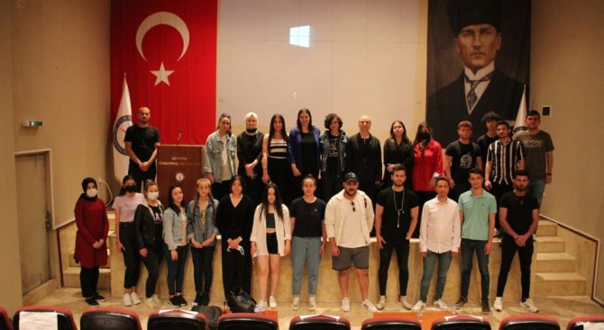 Dpü’de “Arıların Sesi Ol” Konulu Konferans