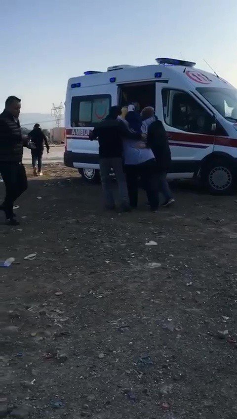 9 İşçi Fabrikada Yedikleri Yemekten Zehirlendi