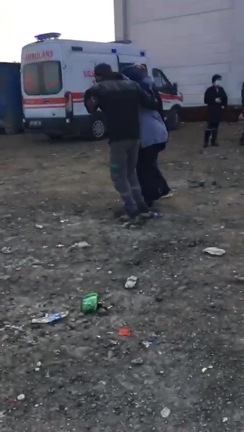9 İşçi Fabrikada Yedikleri Yemekten Zehirlendi
