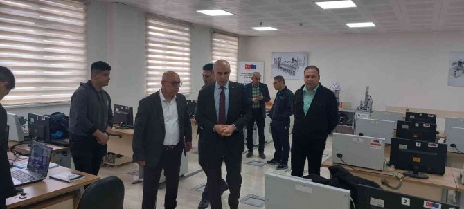 Yılmaz “Meslek Lisesi Memleket Meselesi”