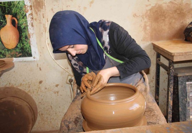 Bileziklerini Satıp Atölye Açtı, Kendi İşinin Patronu Oldu