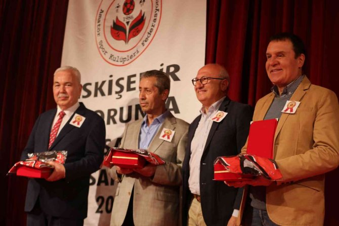 Easkf Yaşayan Efsaneleri Unutmadı