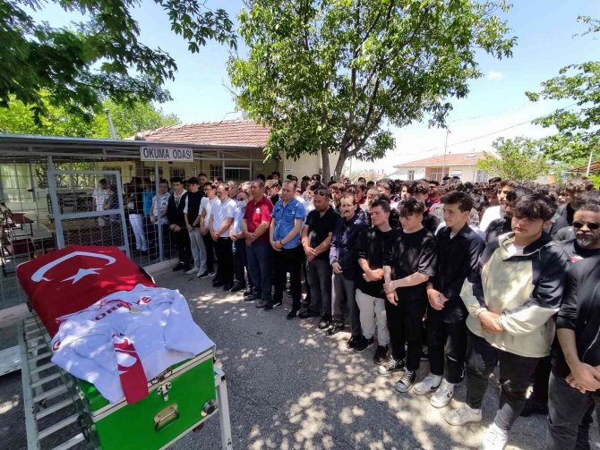 78 Günlük Yaşam Mücadelesini Kaybeden Milli Sporcu Son Yolculuğuna Uğurlandı