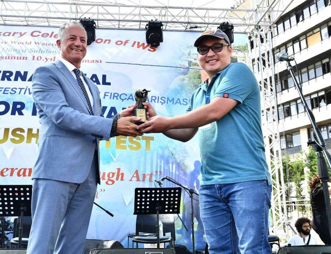 Suluboya Festivali İ̇zmir’e Renk Kattı