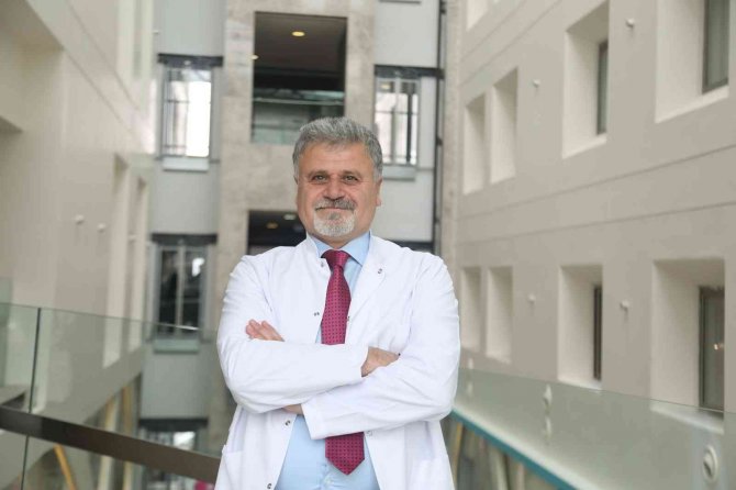 Uzmanı Uyardı: Her 6 Kişiden Biri Bu Hastalığa Yakalanıyor