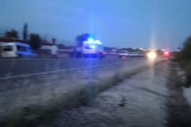 Hafif Ticari Araç İle Çarpışan Motosikletteki 2 Genç Öldü