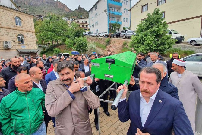 Kalp Krizi Sonucu Vefat Eden Memur-sen İ̇l Temsilcisi Harun Şeker Son Yolculuğuna Uğurlandı