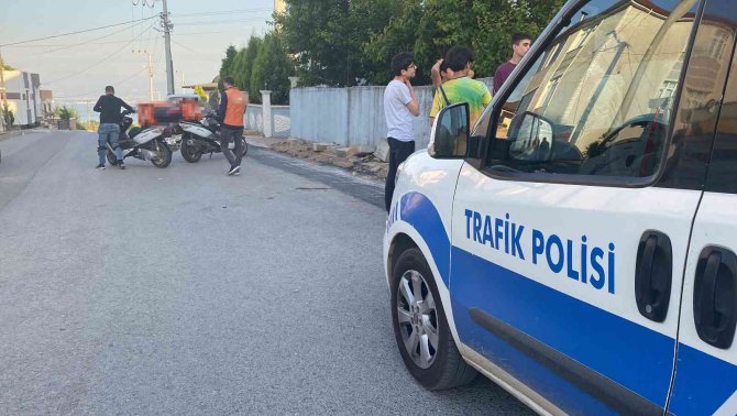 Kamyonet İle Çarpışan Motosikletin Sürücüsü Yaralandı