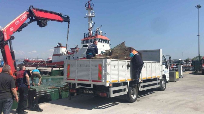 İ̇stanbul Boğazı’nda Balık Avlamak İçin Kaçak Dalyan Kurdular