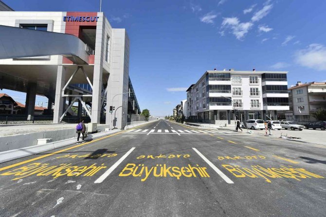İ̇stasyon Caddesi’nin 25 Yıllık Trafik Çilesi Sona Erdi