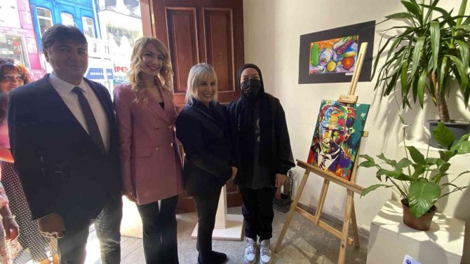 Öğrencilerin Yağlı Boya İle Yaptıkları Atatürk Tablosu Büyük Beğeni Topladı