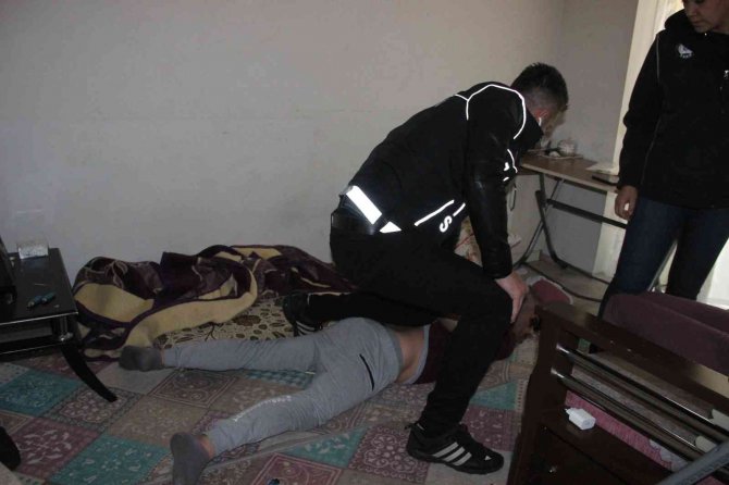 Uyuşturucu Satıcılarına Şafak Operasyonu: 18 Gözaltı