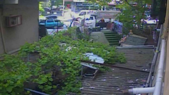 Kartal’da Dükkan Sahibi İçeride Kahvaltı Hazırlarken Bahçede Hırsızlık Yaptılar