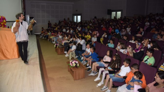 Kartepe’de Minikler "Şaşkın Korsan" Oyunuyla Eğlendi