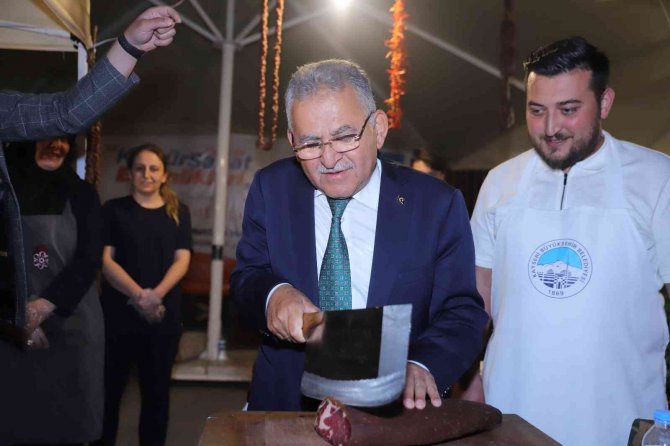 Büyükşehir’in Kale İ̇çi Sanat Etkinliklerine Yoğun İlgi