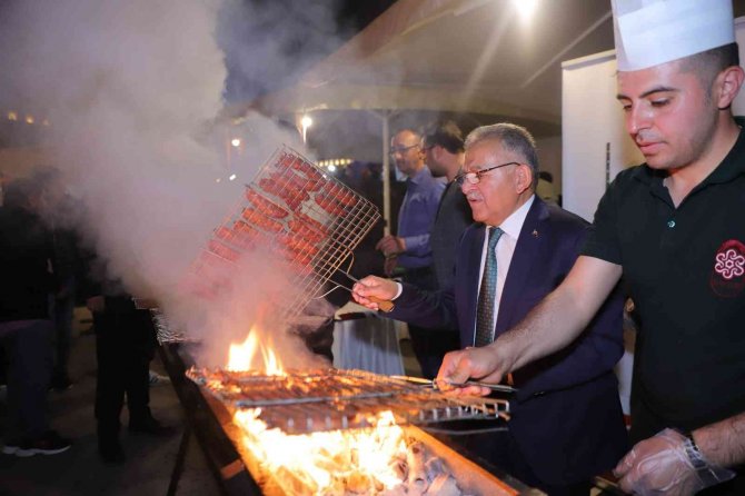 Büyükşehir’in Kale İ̇çi Sanat Etkinliklerine Yoğun İlgi