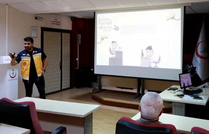 Kütahya’da Göreve Başlayan 112 Sağlık Personeline Eğitim