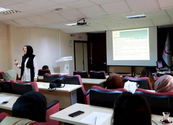 Kütahya’da Göreve Başlayan 112 Sağlık Personeline Eğitim