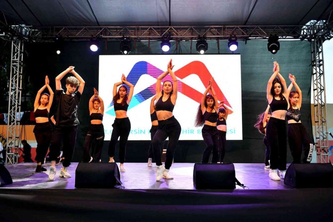 19 Mayıs Etkinlikleri ‘Dans Show’ İle Noktalandı