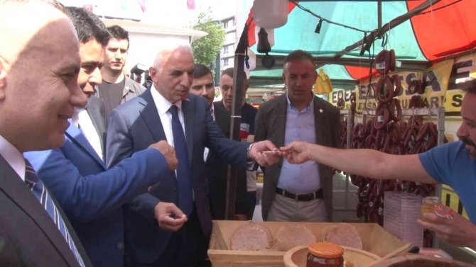 Ümraniye’de Güneydoğu Ve Doğu Anadolu’nun Yöresel Ürünlerine Yoğun İlgi