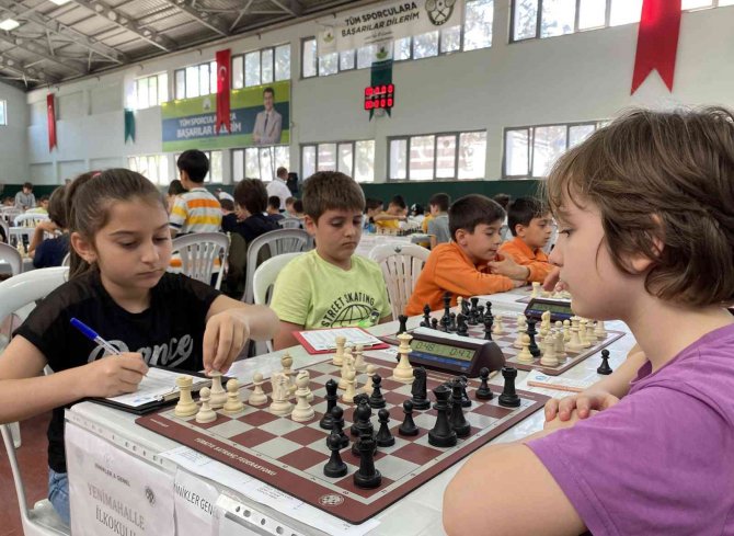 Satranç Tutkunları Osmangazi’de Buluştu
