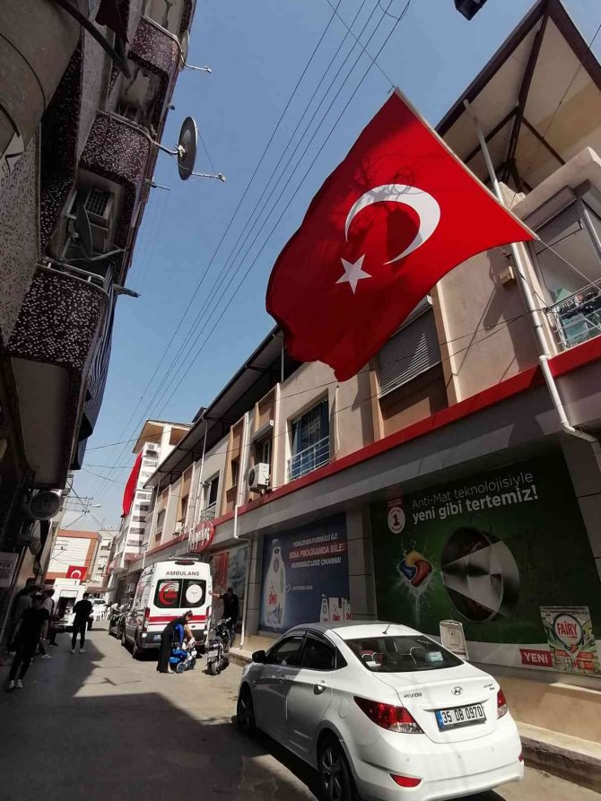 İ̇zmir’e Şehit Ateşi Düştü