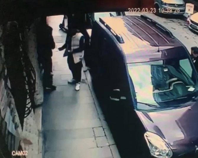 İ̇stanbul’da “Hazır Mı” Şifresini Çözen Polis Torbacıyı Suçüstü Yakaladı